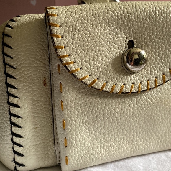 Cream Hand bag from BCBG - Picture 5 of 5